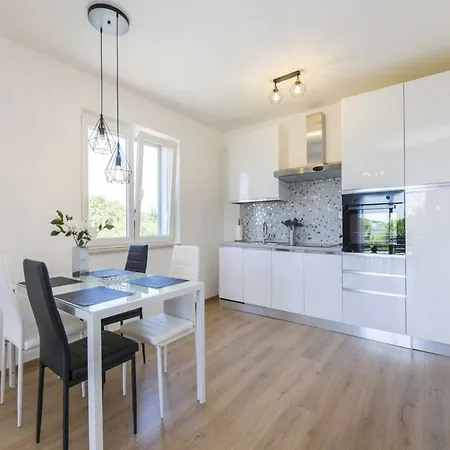Apartman In Labin With Pool & Nearby *