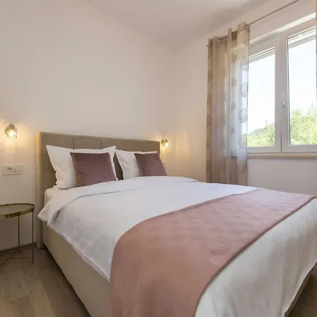 Daire In Labin With Pool & Nearby Strmac