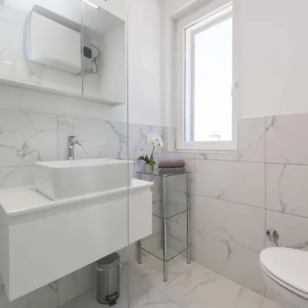 شقة In Labin With Pool & Nearby *